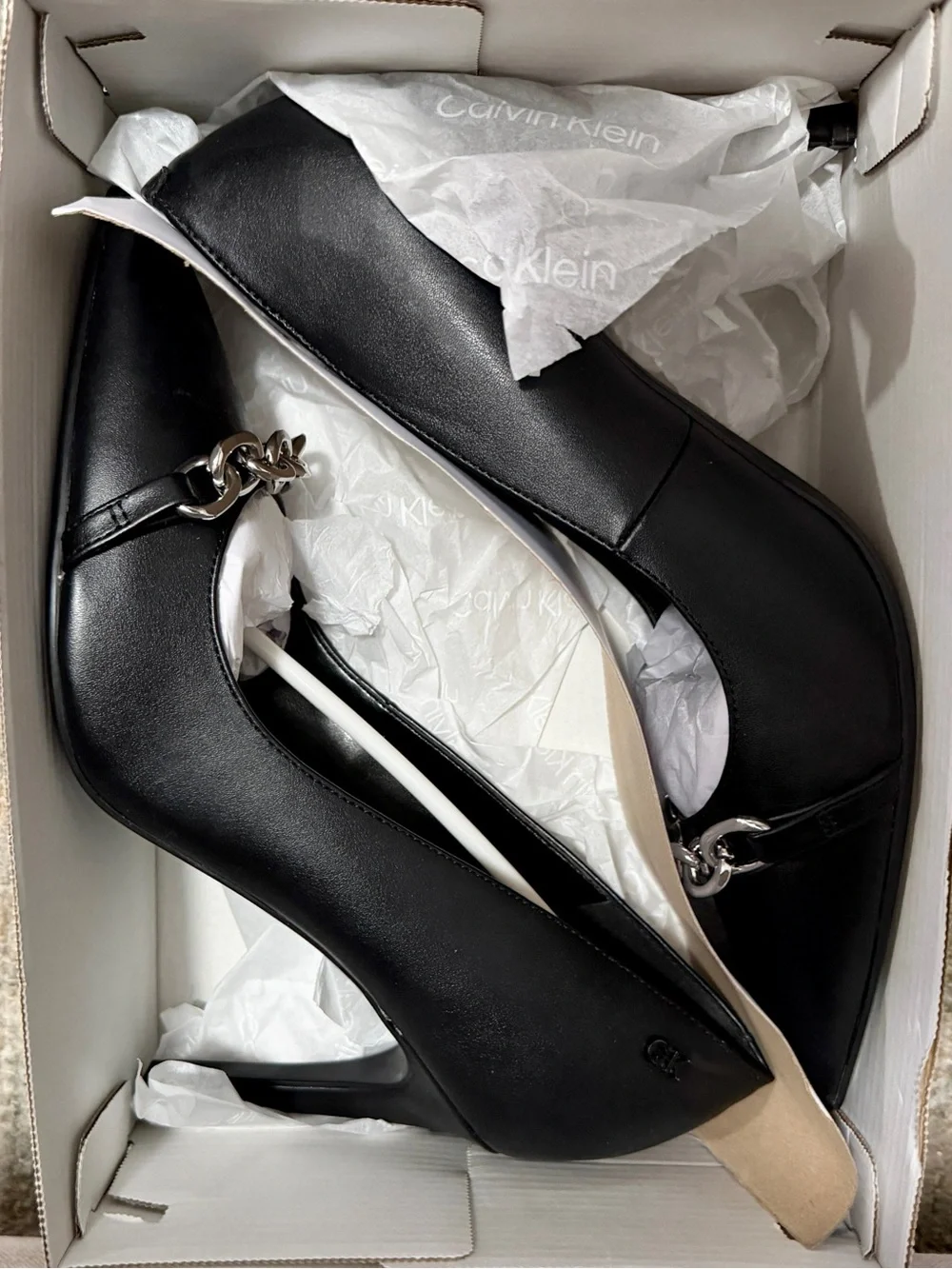 🖤🩶Calvin Klein Black Pointed-Toe Chain Detail Pump NWT